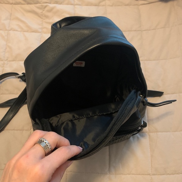 Black leather backpack - Picture 3 of 5